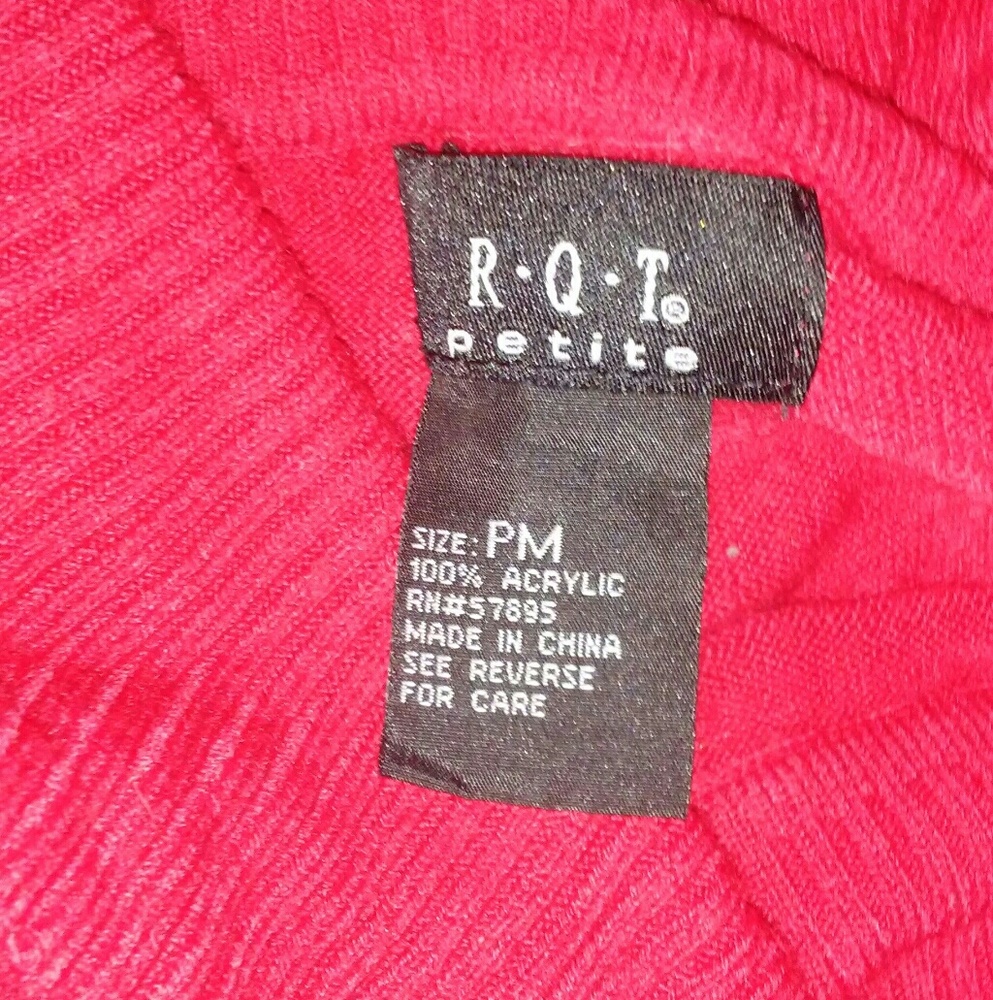 Pretty Red RQT sweater - Picture 3 of 3